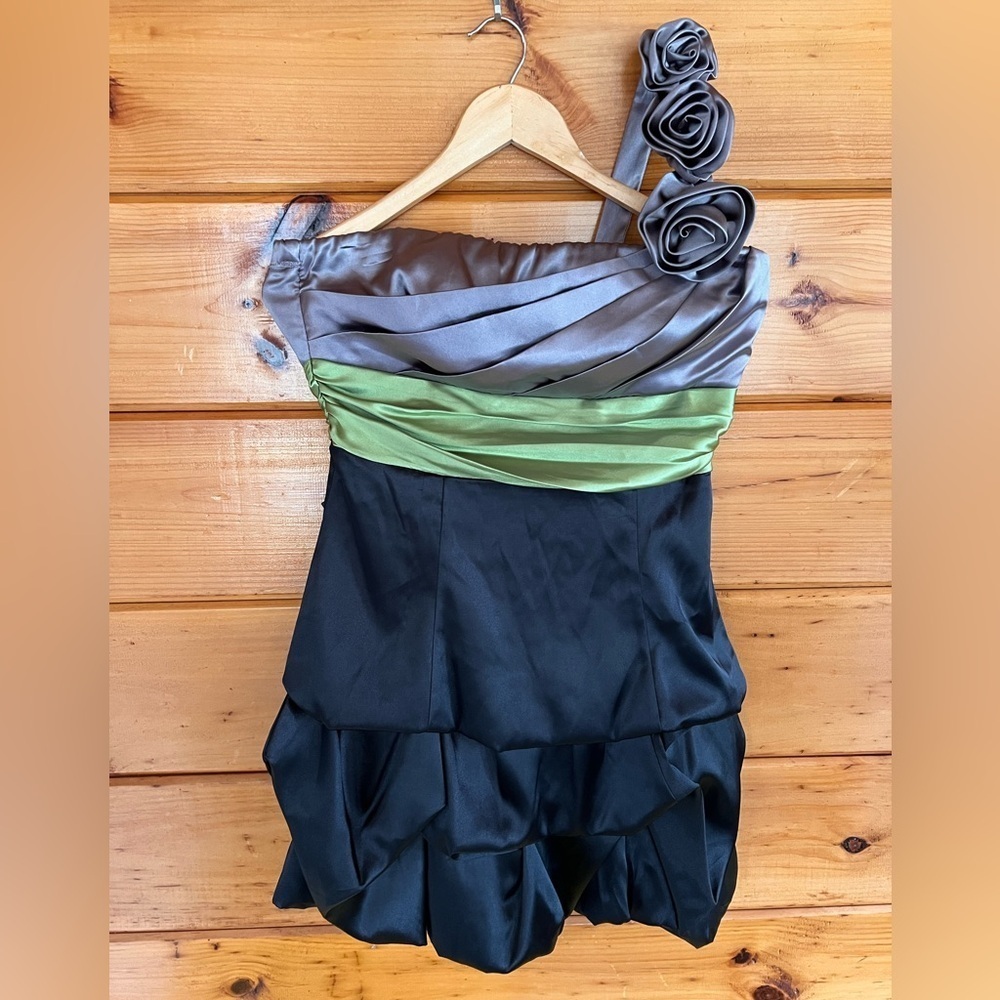 Speechless Gray Green One Shoulder Mini Party
Formal Dress 11